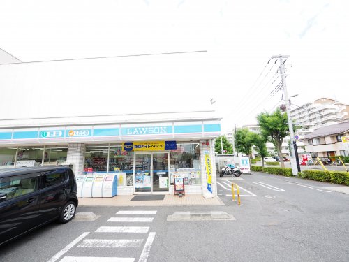 コンビニ　ローソン 舎人一丁目店（コンビニ）まで611m