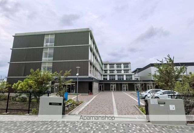 高校・高専　叡明高等学校（高校・高専）まで647m