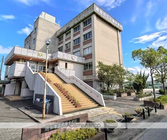 中学校　越谷市立光陽中学校（中学校）まで737m
