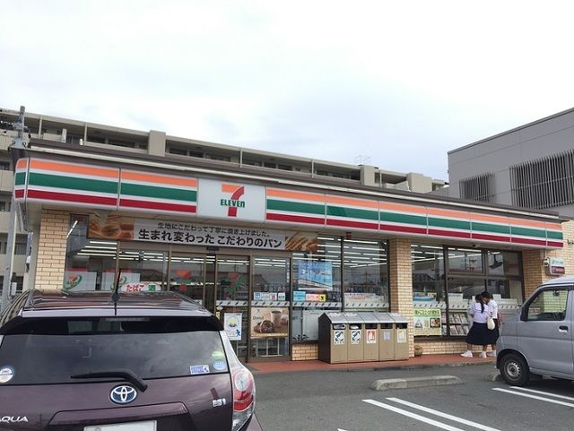 コンビニ　セブンイレブン浜松雄踏店（コンビニ）まで450m