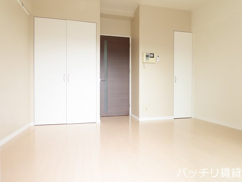 居室・リビング　同型タイプの為、現況を優先致します。