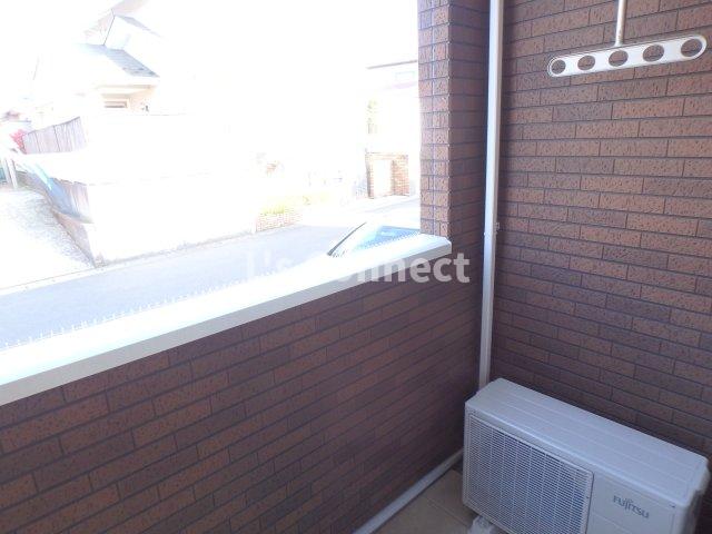 バルコニー　晴れた日には洗濯物もたくさん干せます。