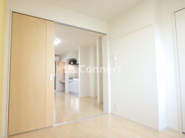 その他部屋・スペース　４帖の洋室は寝室として使えます。