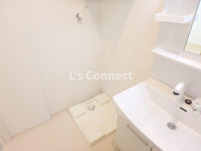 その他設備　室内洗濯機置き場には排水パン付き。