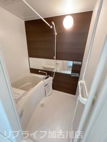 バス・シャワールーム　写真は202　左右反転