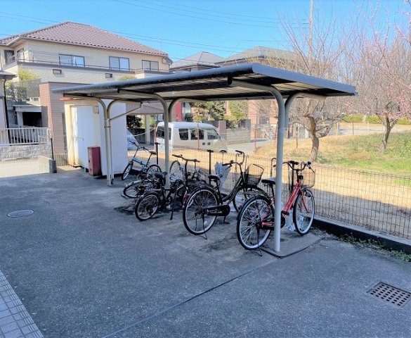 その他　屋根付き駐輪場