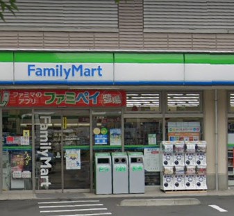 コンビニ　ファミリーマート新宿税務署通り店（コンビニ）まで101m