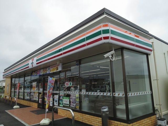 コンビニ　セブンイレブン浜北美薗店（コンビニ）まで413m