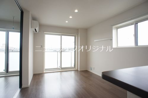 その他　リビング（別アングル）