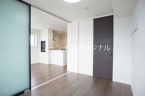 その他部屋・スペース　たくさん収納できるウォークインクローゼットのある寝室！