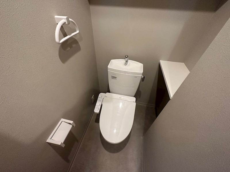 トイレ　同物件別部屋イメージ