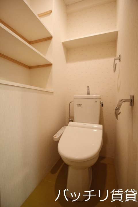 トイレ　画像は別号室イメージの為、現況を優先いたします。