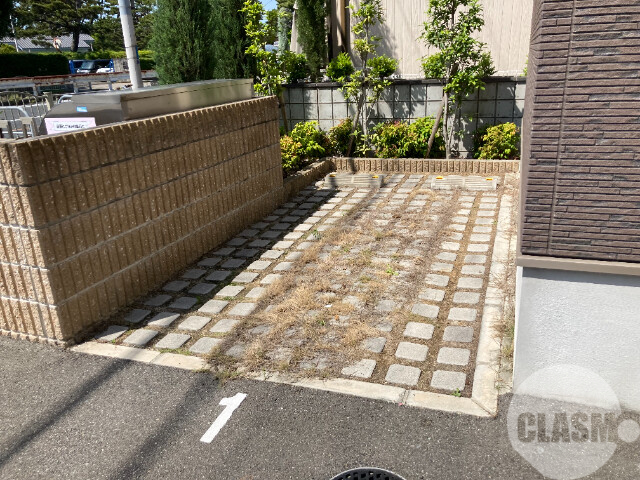 駐車場　敷地内駐車場