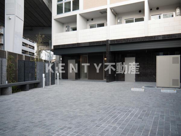 エントランス　建物の内部です