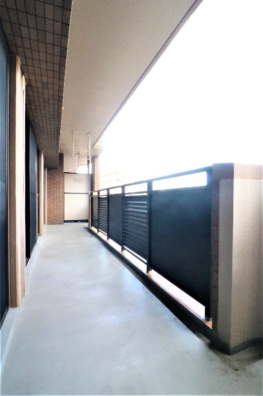 バルコニー　洗濯物はこちらです。