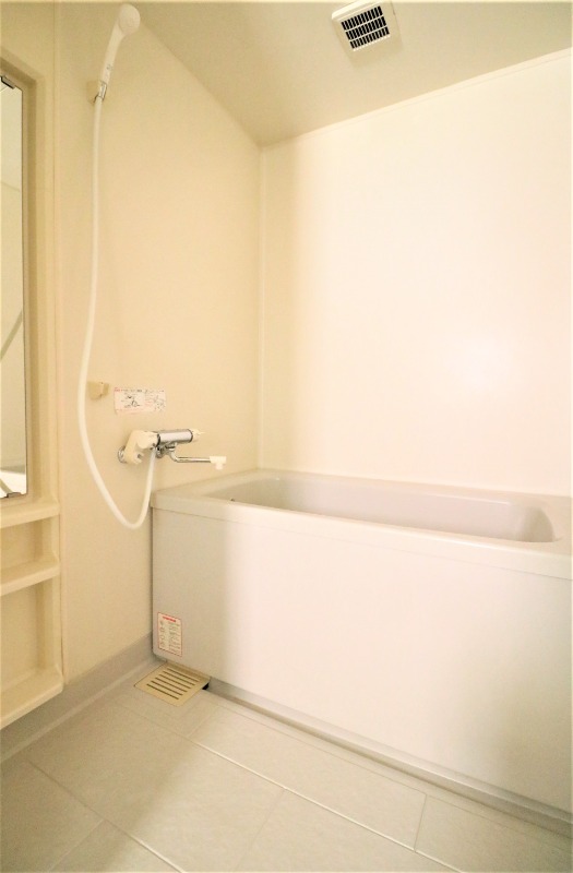 バス・シャワールーム　1日の疲れを流しましょう。