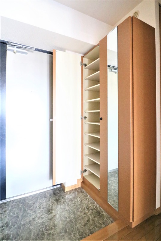 玄関　シューズボックスも完備。