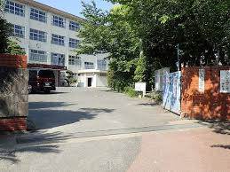 中学校　福岡市立友泉中学校（中学校）まで686m