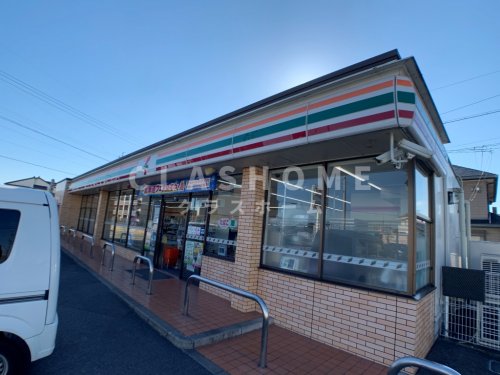 コンビニ　セブンイレブン 安城明治本町店（コンビニ）まで556m