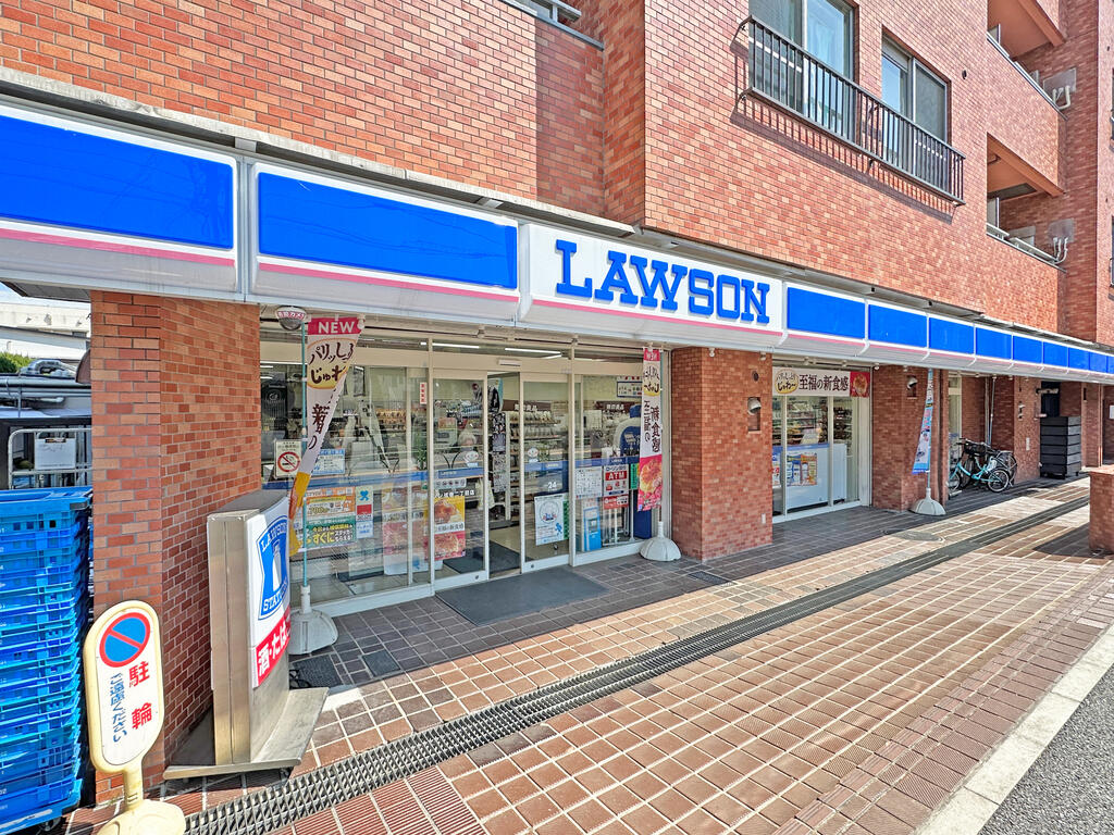 コンビニ　ローソン弦巻二丁目店（コンビニ）まで107m