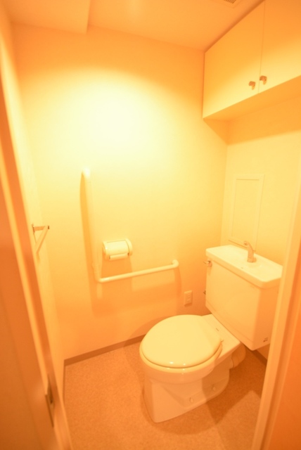 トイレ　＊参考写真＊洗浄便座付き