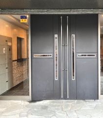 その他共有部分　清潔なエントランスです