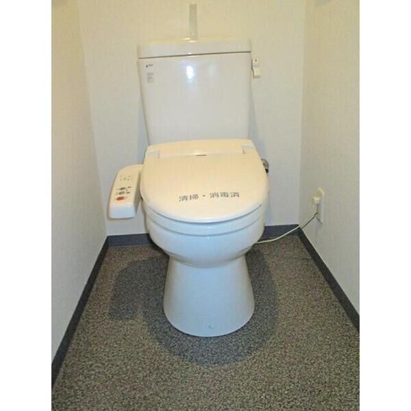 トイレ　コンパクトで使いやすいトイレです