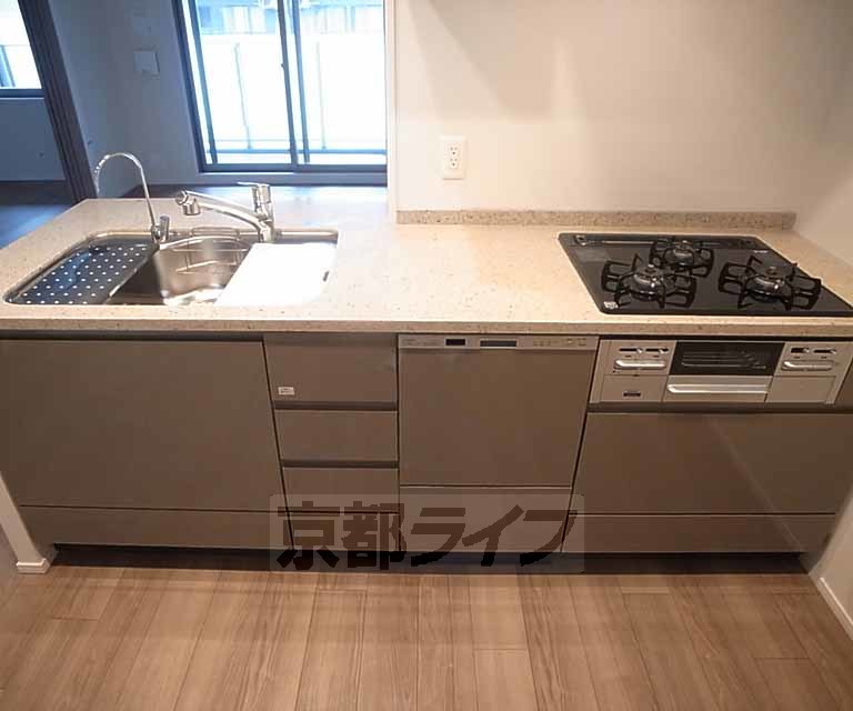 キッチン　広々キッチン