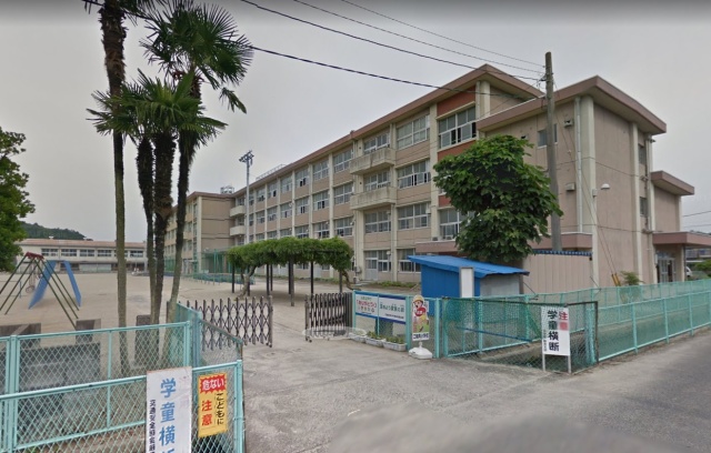 小学校　岐阜市立三輪南小学校（小学校）まで622m
