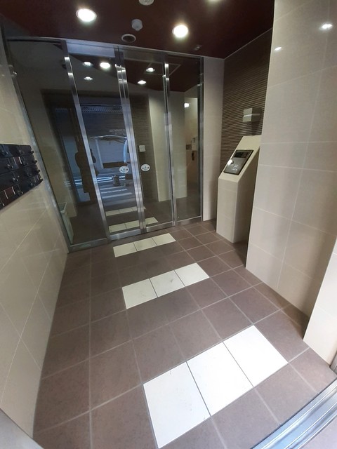 ロビー　★マンションならではの、エントランスロビー★