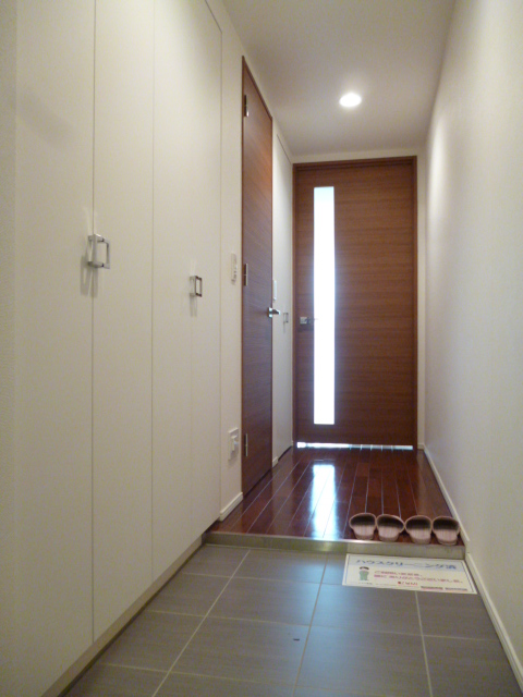 玄関　コメ別部屋の参考写真です。