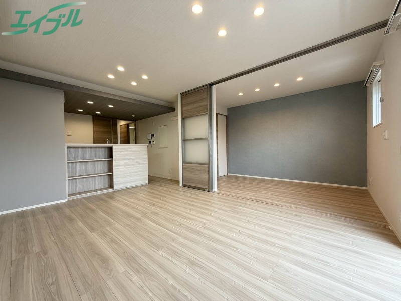 ディーソルビア石塚町 A棟の居間写真