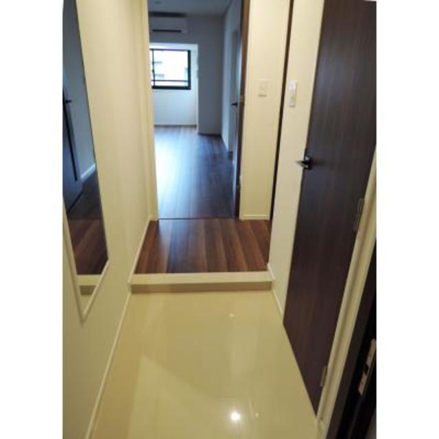 玄関　※写真は同タイプ住戸です。