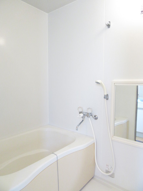 バス・シャワールーム　１日の疲れを癒す浴室です☆