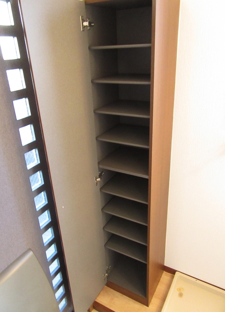 玄関　大容量の下駄箱で玄関スッキリ♪