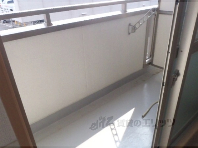 バルコニー　広めのベランダです