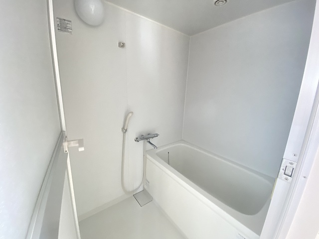 バス・シャワールーム　※別部屋参考写真