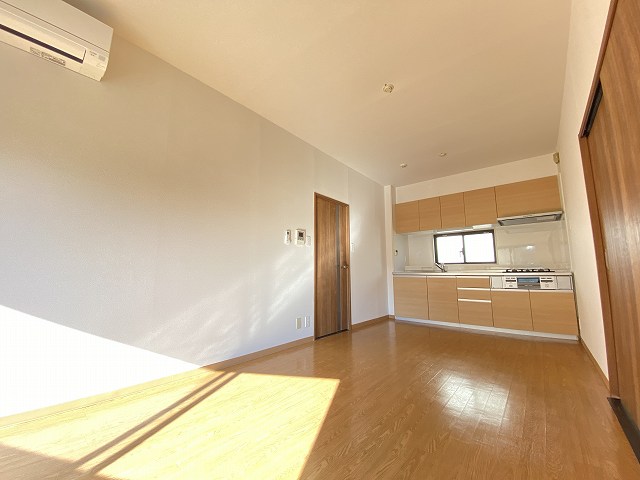 居室・リビング　※別部屋参考写真