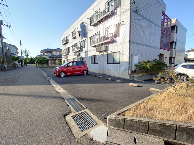 駐車場　敷地内駐車場