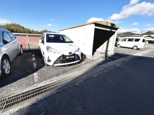駐車場　駐車スペースもあります