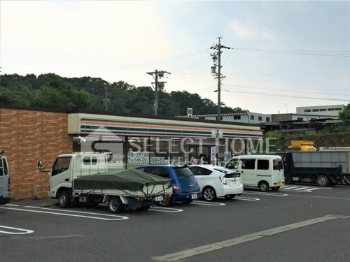 コンビニ　セブンイレブン 岡崎滝町店（コンビニ）まで665m