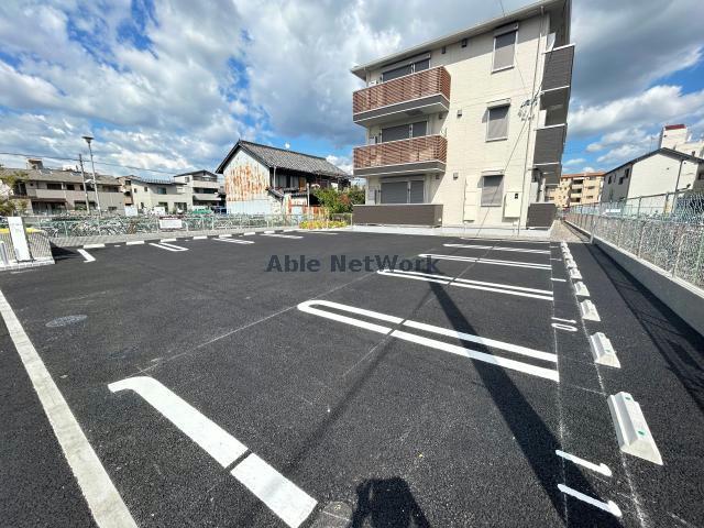 駐車場　駐車場