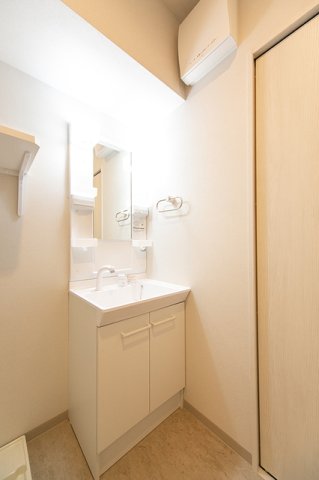 洗面設備　※写真は同タイプ住戸です。