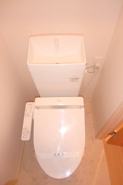 トイレ　温水洗浄暖房便座