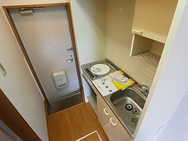 キッチン　同一物件参考写真