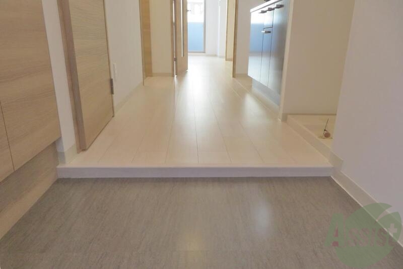 玄関　玄関から見た景色はこちらです。玄関は広くて良いですね。