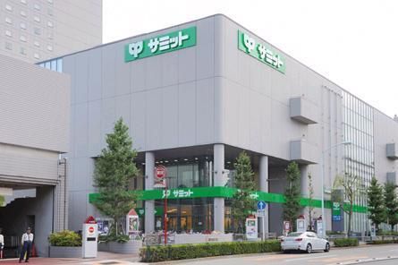 スーパー　サミットストア（スーパー）まで712m