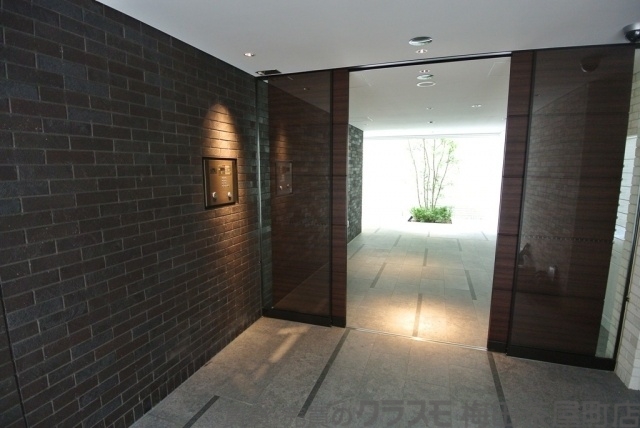 エントランス　コンフォリア京町堀