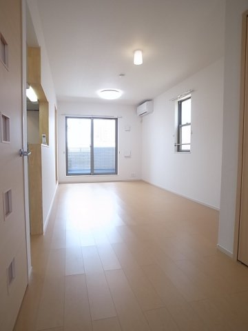 居室・リビング　こちらの居間で趣味の時間をお楽しみください