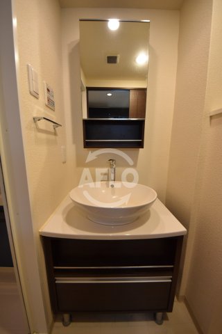 洗面設備　エスライズ天満橋　独立洗面台